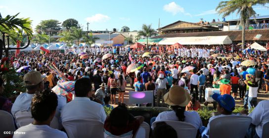 Turistas nacionales y extranjeros disfrutaron del Carnaval Acuático en Río San Juan