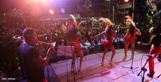 Turistas nacionales y extranjeros disfrutaron del Carnaval Acuático en Río San Juan