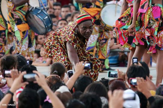 Turistas nacionales y extranjeros disfrutaron del Carnaval Acuático en Río San Juan