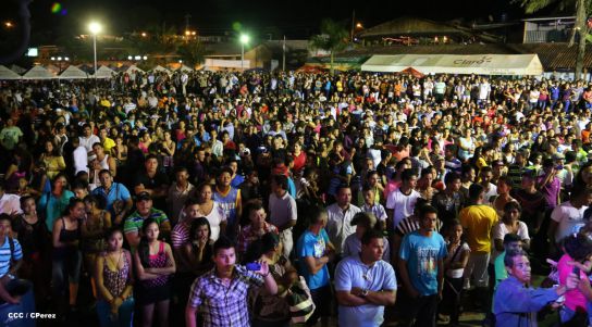 Turistas nacionales y extranjeros disfrutaron del Carnaval Acuático en Río San Juan