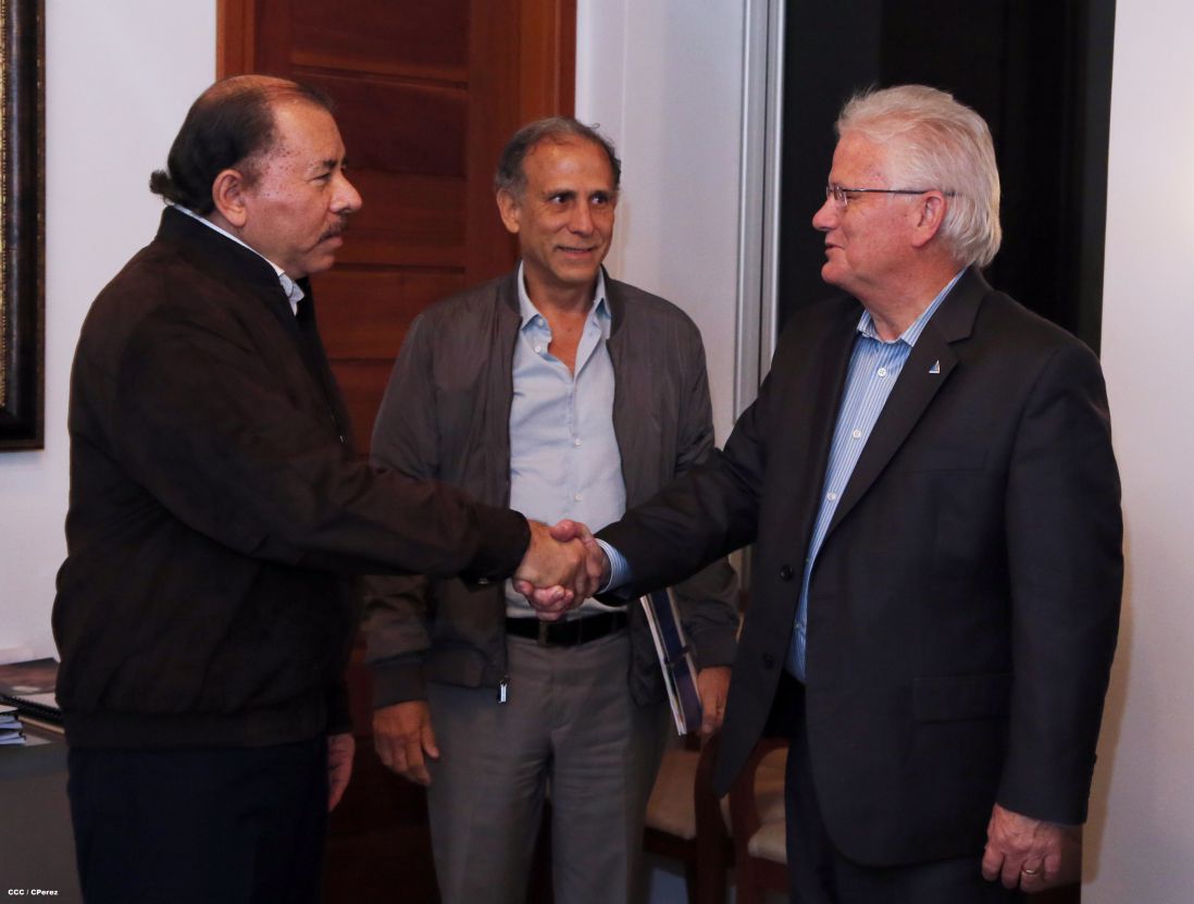 Presidente Daniel se reúne con presidente del AACLA, Nicholas Galt