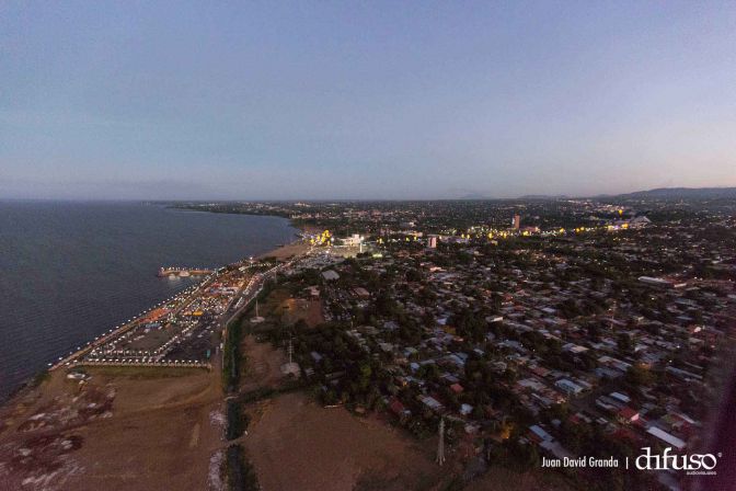 Luces de Vida, Amor y Esperanza iluminan Avenida de Bolívar a Chávez