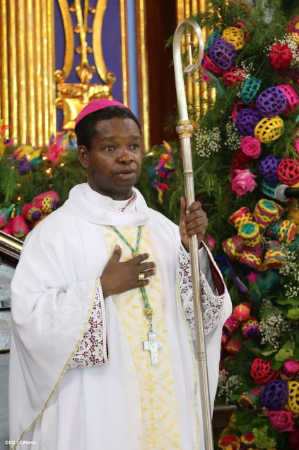 Nicaragüenses desbordados en fe y fervor en tradicional Lavada de la Plata