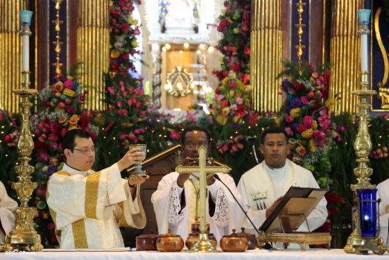 Nicaragüenses desbordados en fe y fervor en tradicional Lavada de la Plata