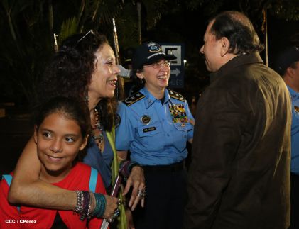 Daniel y Rosario presiden graduación de nuevos miembros de la Policía Nacional