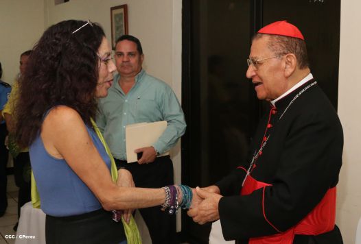 Daniel y Rosario presiden graduación de nuevos miembros de la Policía Nacional