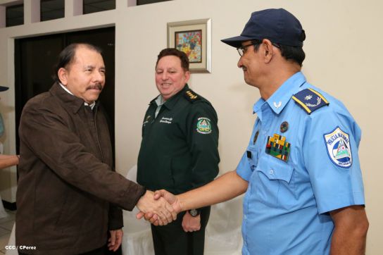 Daniel y Rosario presiden graduación de nuevos miembros de la Policía Nacional