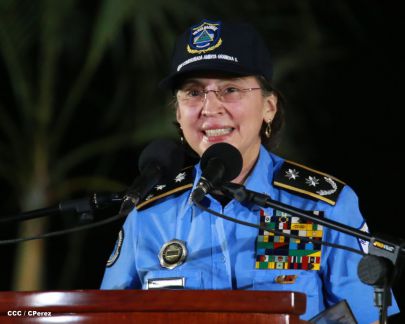 Daniel y Rosario presiden graduación de nuevos miembros de la Policía Nacional