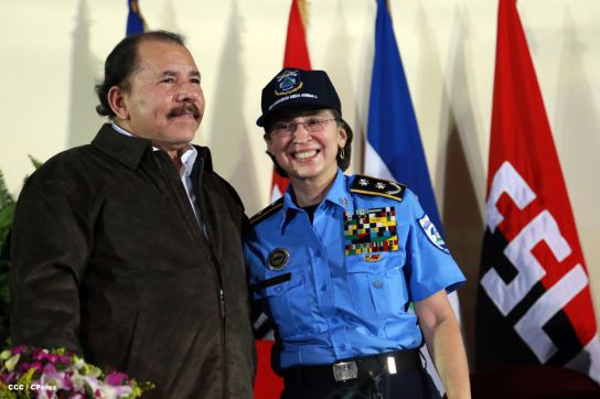 Daniel y Rosario presiden graduación de nuevos miembros de la Policía Nacional