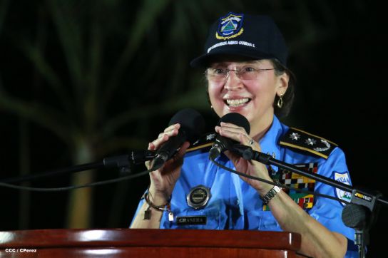 Daniel y Rosario presiden graduación de nuevos miembros de la Policía Nacional