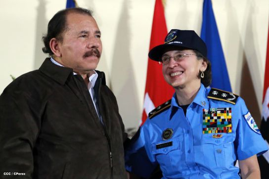 Daniel y Rosario presiden graduación de nuevos miembros de la Policía Nacional