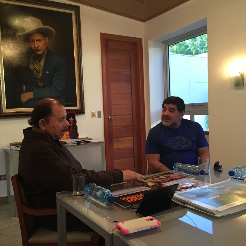 Presidente Daniel sostiene encuentro con Diego Armando Maradona