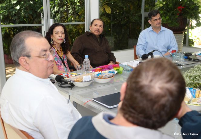 Daniel y Rosario se reúnen con Delegación de Alto Nivel de Venezuela