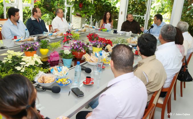 Daniel y Rosario se reúnen con Delegación de Alto Nivel de Venezuela