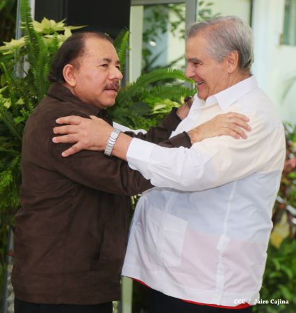 Daniel y Rosario se reúnen con Delegación de Alto Nivel de Venezuela