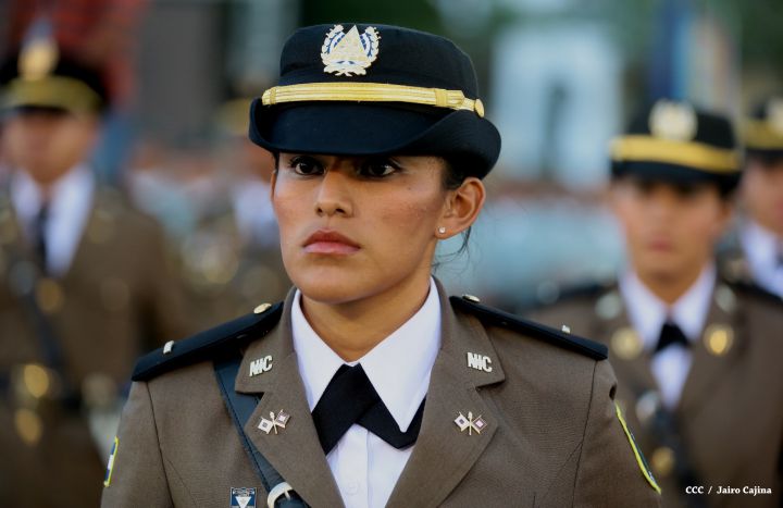 Daniel y Rosario presiden graduación de cadetes del Ejército