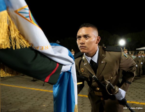 Daniel y Rosario presiden graduación de cadetes del Ejército