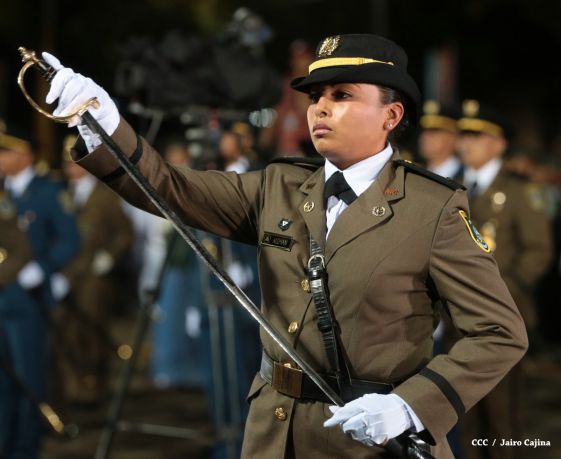 Daniel y Rosario presiden graduación de cadetes del Ejército