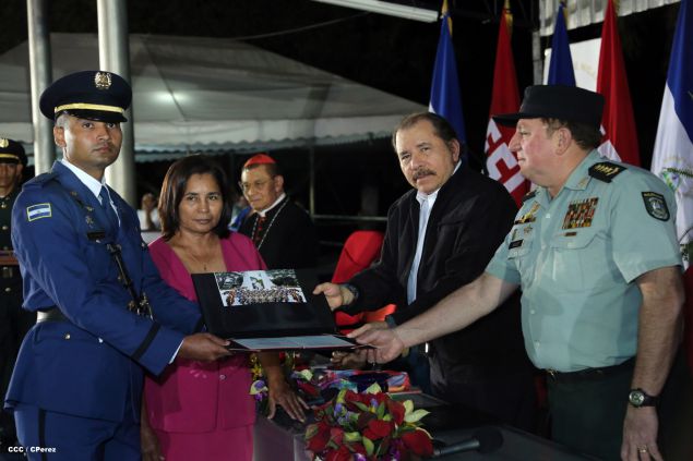 Daniel y Rosario presiden graduación de cadetes del Ejército