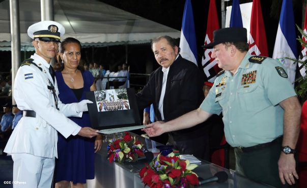 Daniel y Rosario presiden graduación de cadetes del Ejército
