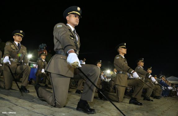 Daniel y Rosario presiden graduación de cadetes del Ejército