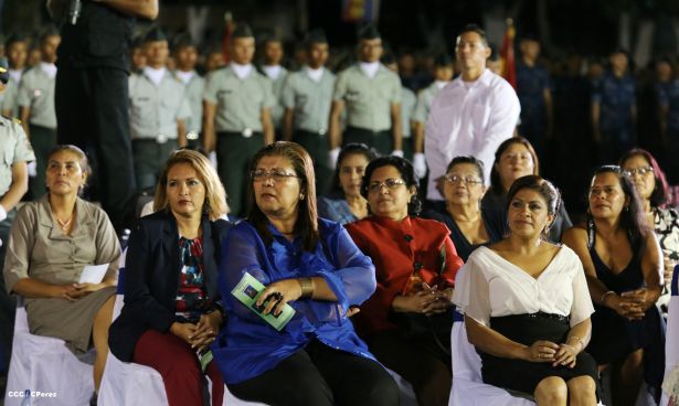 Daniel y Rosario presiden graduación de cadetes del Ejército
