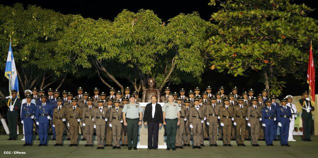 Daniel y Rosario presiden graduación de cadetes del Ejército
