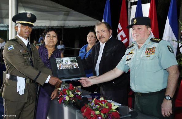 Daniel y Rosario presiden graduación de cadetes del Ejército