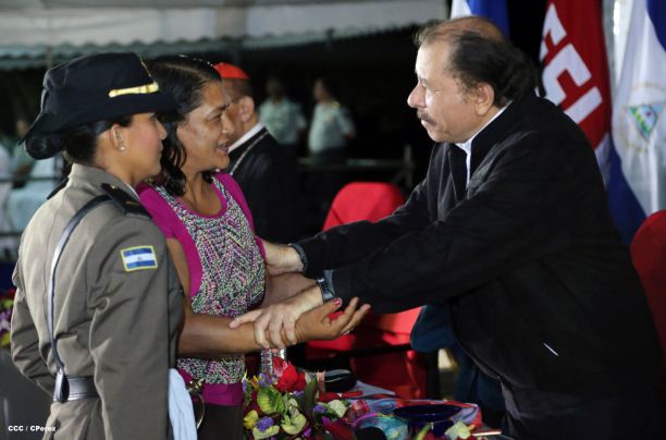 Daniel y Rosario presiden graduación de cadetes del Ejército