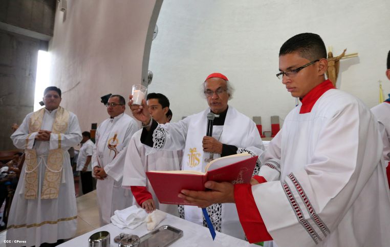 Cardenal Brenes oficia Misa en Día del Bautismo del Señor