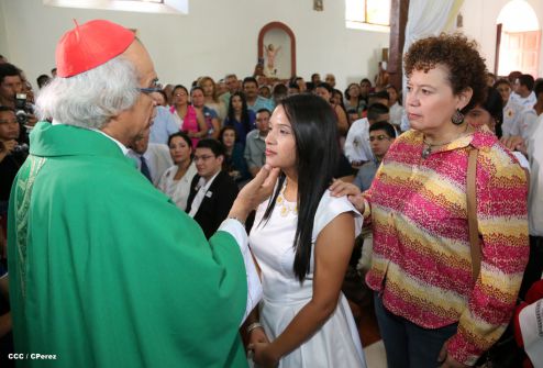 Cardenal Brenes celebra 90 Confirmaciones en Tipitapa