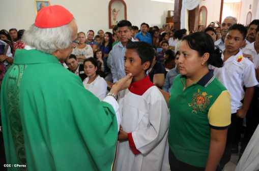 Cardenal Brenes celebra 90 Confirmaciones en Tipitapa
