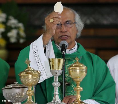 Cardenal Brenes celebra 90 Confirmaciones en Tipitapa