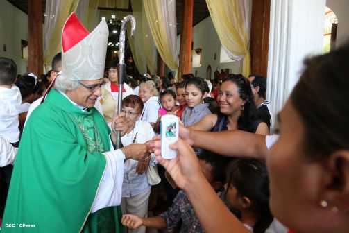 Cardenal Brenes celebra 90 Confirmaciones en Tipitapa