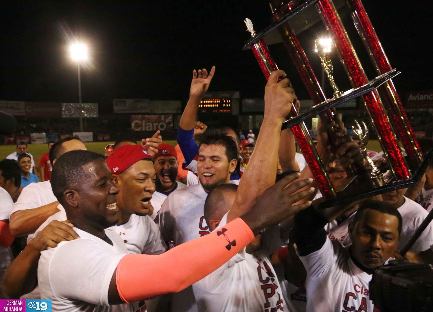 Indios del Bóer se coronan campeones de la LNBP 2015