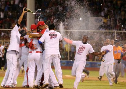Indios del Bóer se coronan campeones de la LNBP 2015