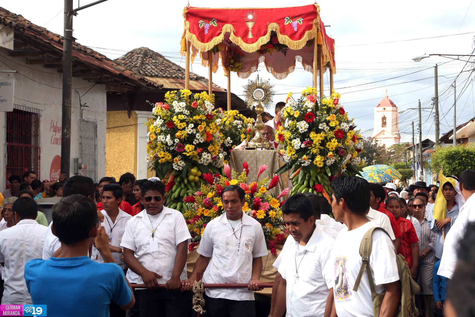 Fieles católicos de Masaya festejan solemne procesión de Cristo Rey