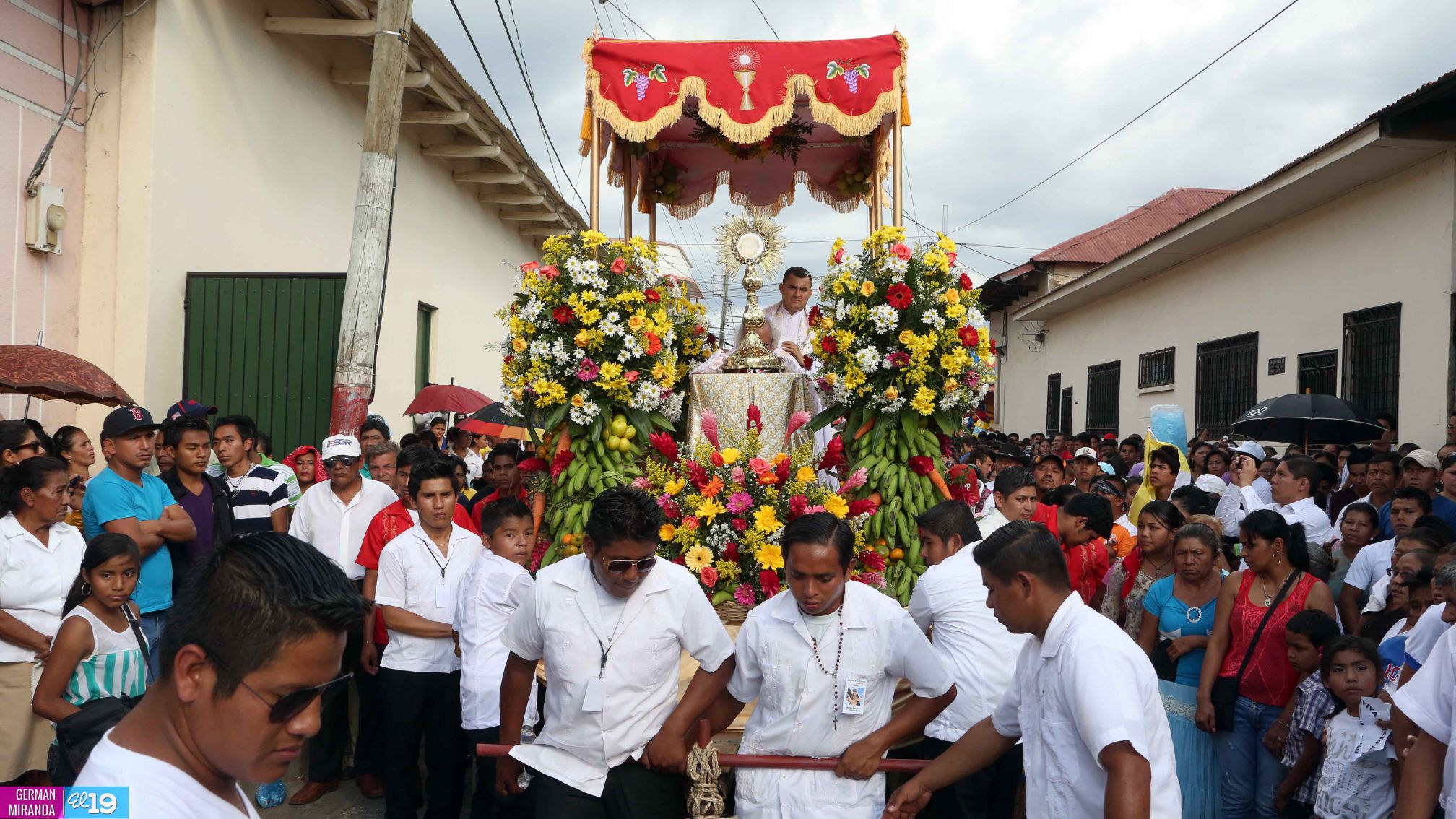Fieles católicos de Masaya festejan solemne procesión de Cristo Rey