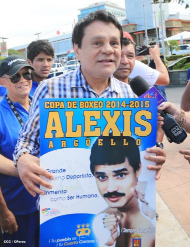 Recorrido de Roberto "Mano de Piedra" Durán por Managua