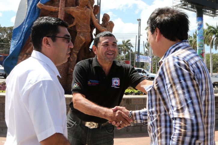 Recorrido de Roberto "Mano de Piedra" Durán por Managua
