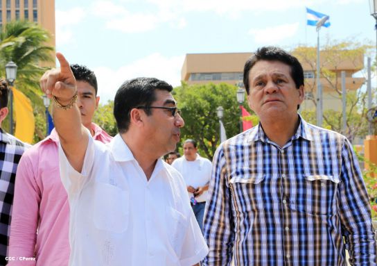 Recorrido de Roberto "Mano de Piedra" Durán por Managua