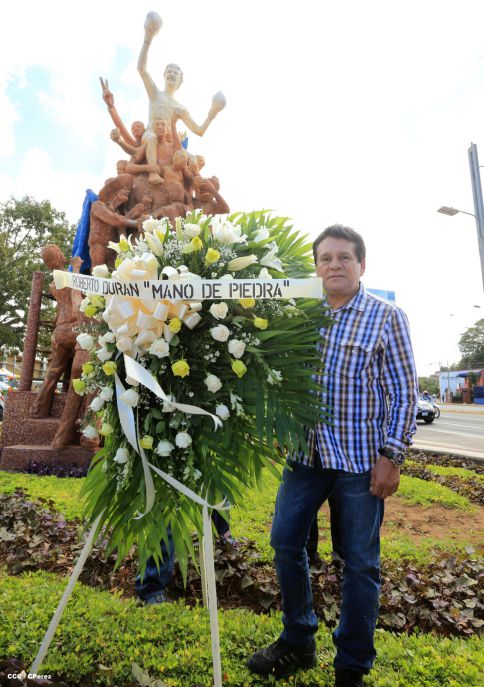 Recorrido de Roberto "Mano de Piedra" Durán por Managua