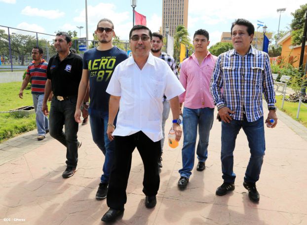 Recorrido de Roberto "Mano de Piedra" Durán por Managua