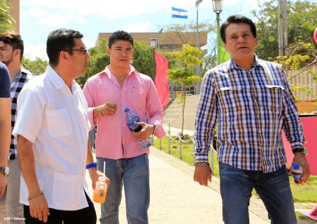 Recorrido de Roberto "Mano de Piedra" Durán por Managua