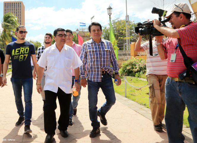 Recorrido de Roberto "Mano de Piedra" Durán por Managua