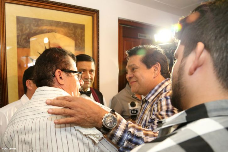 Recorrido de Roberto "Mano de Piedra" Durán por Managua