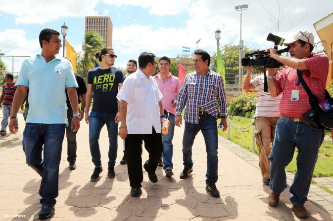 Recorrido de Roberto "Mano de Piedra" Durán por Managua