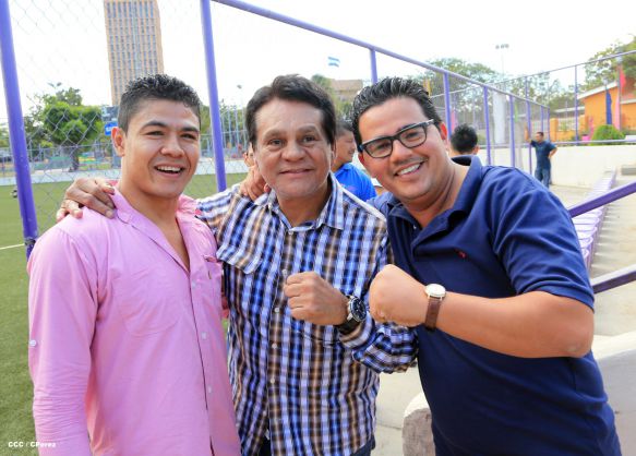 Recorrido de Roberto "Mano de Piedra" Durán por Managua