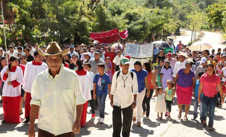 Cardenal Brenes celebra histórica misa en Achuapa