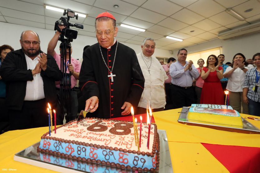 Celebran los 89 años del Cardenal Miguel